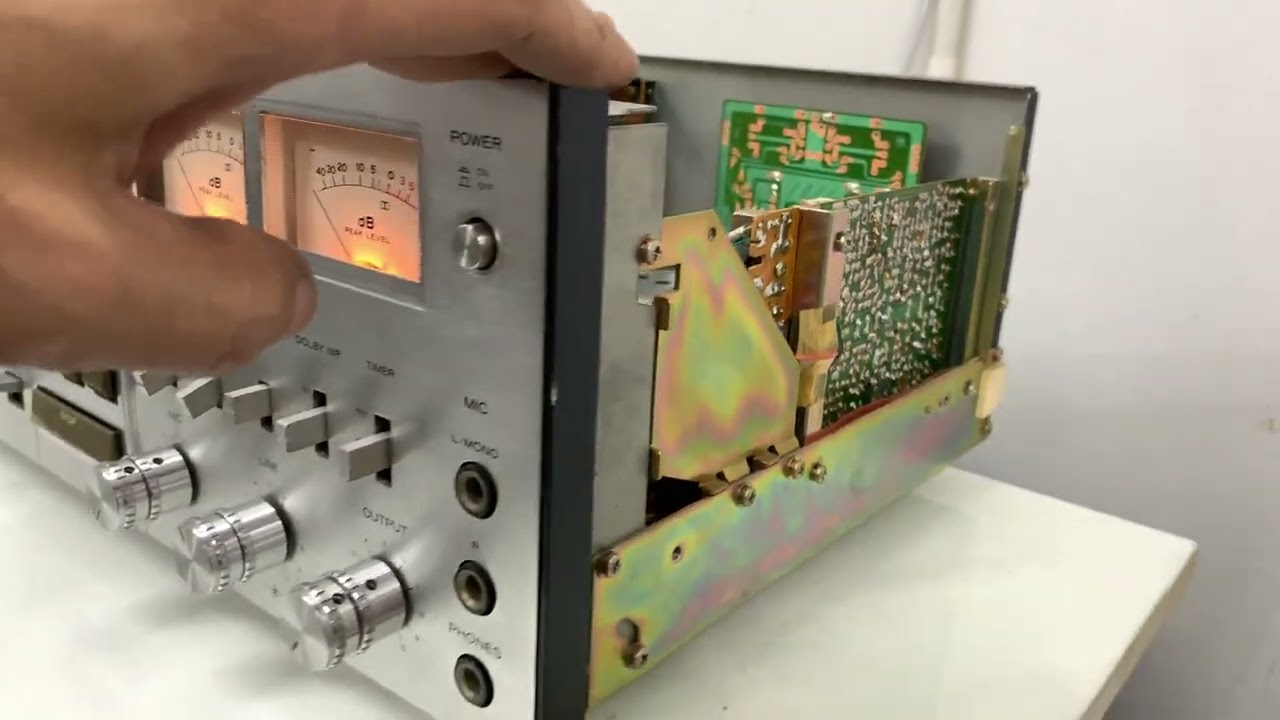 Teac a650 đáng để ae cho lên kệ máy rất đẹp zin 100% thu phát hay giá 4t7( số253)lh 0869548538