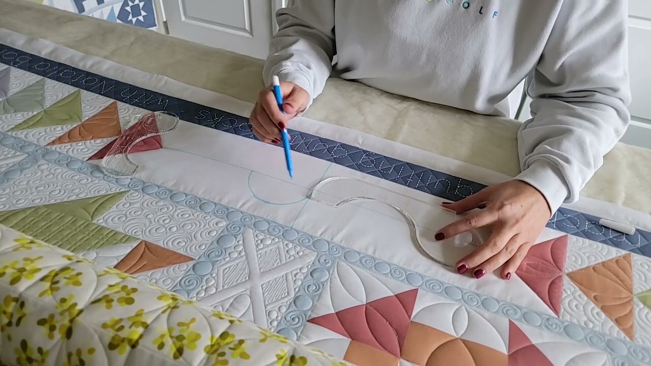 Visual Guide to Machine Quilting Quilt Blocks Bonus Live Video - Feather Motif w/ Sway Rulers