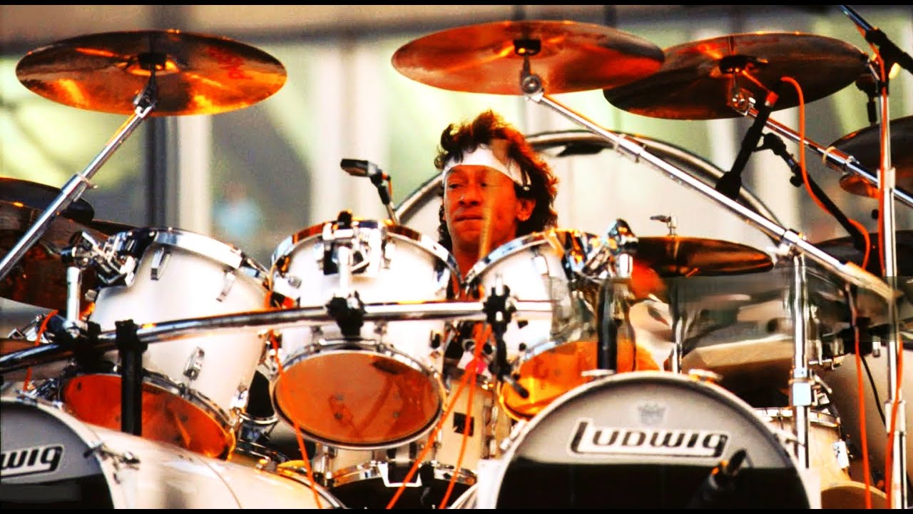 Van Halen / Monsters of Rock Tour 1988  -- ProShot/Collage Footage (720p)
