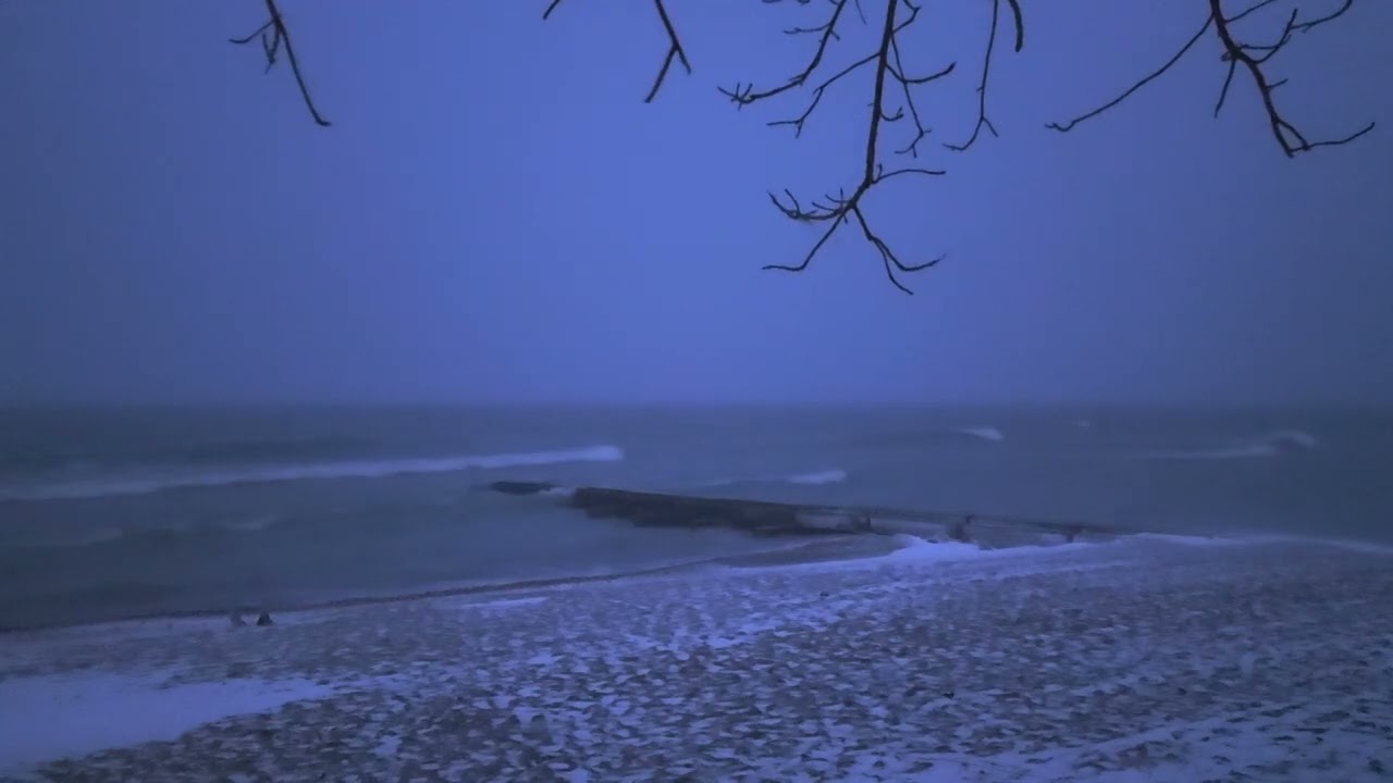 Nasty weather at Lake Michigan this morning 