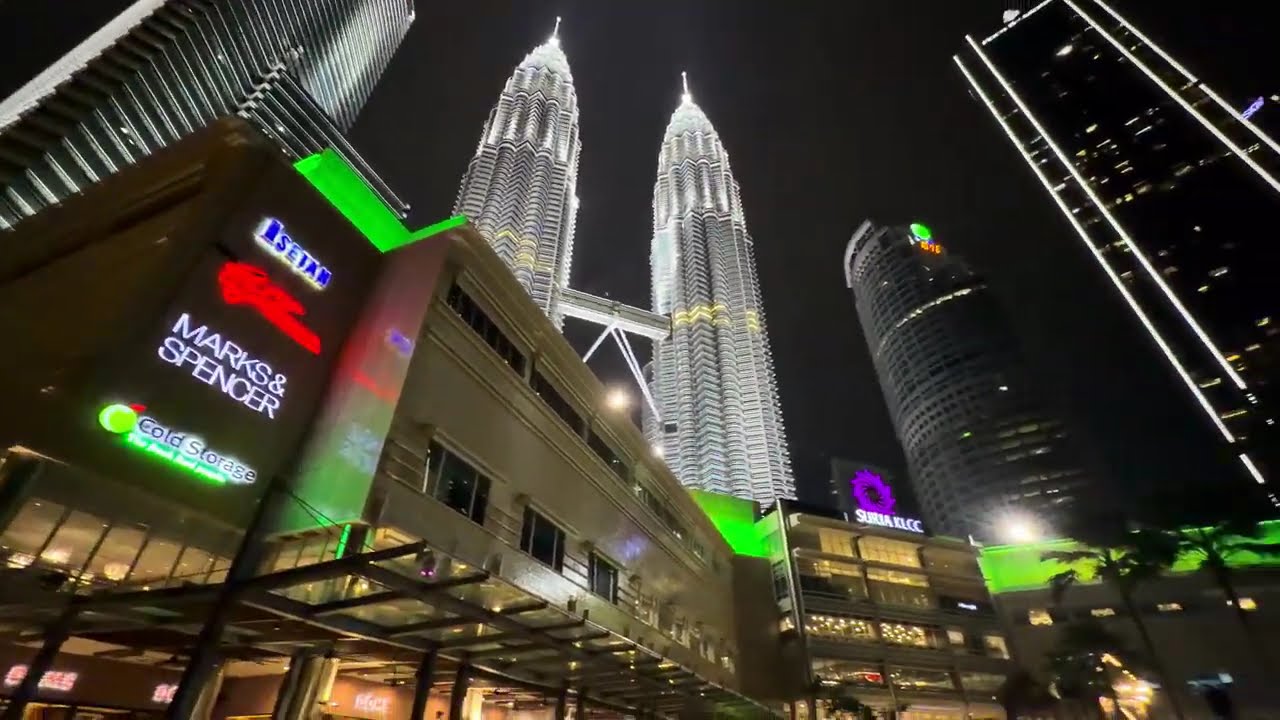 Exploring KLCC Outdoor Raya Decorations 2026 | Kuala Lumpur Night Walk #malaysia #klcc #outdoors