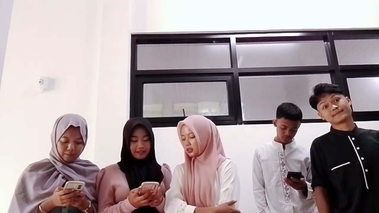 KELOMPOK 5 JOKO WIDODO ( SEJARAH INDONESIA) 