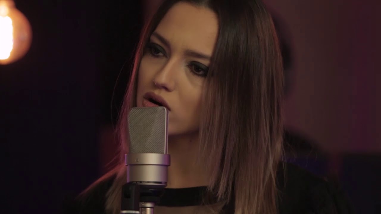 Fioll - SRMN (Ledri Vula Cover)  LIVE at Maqina