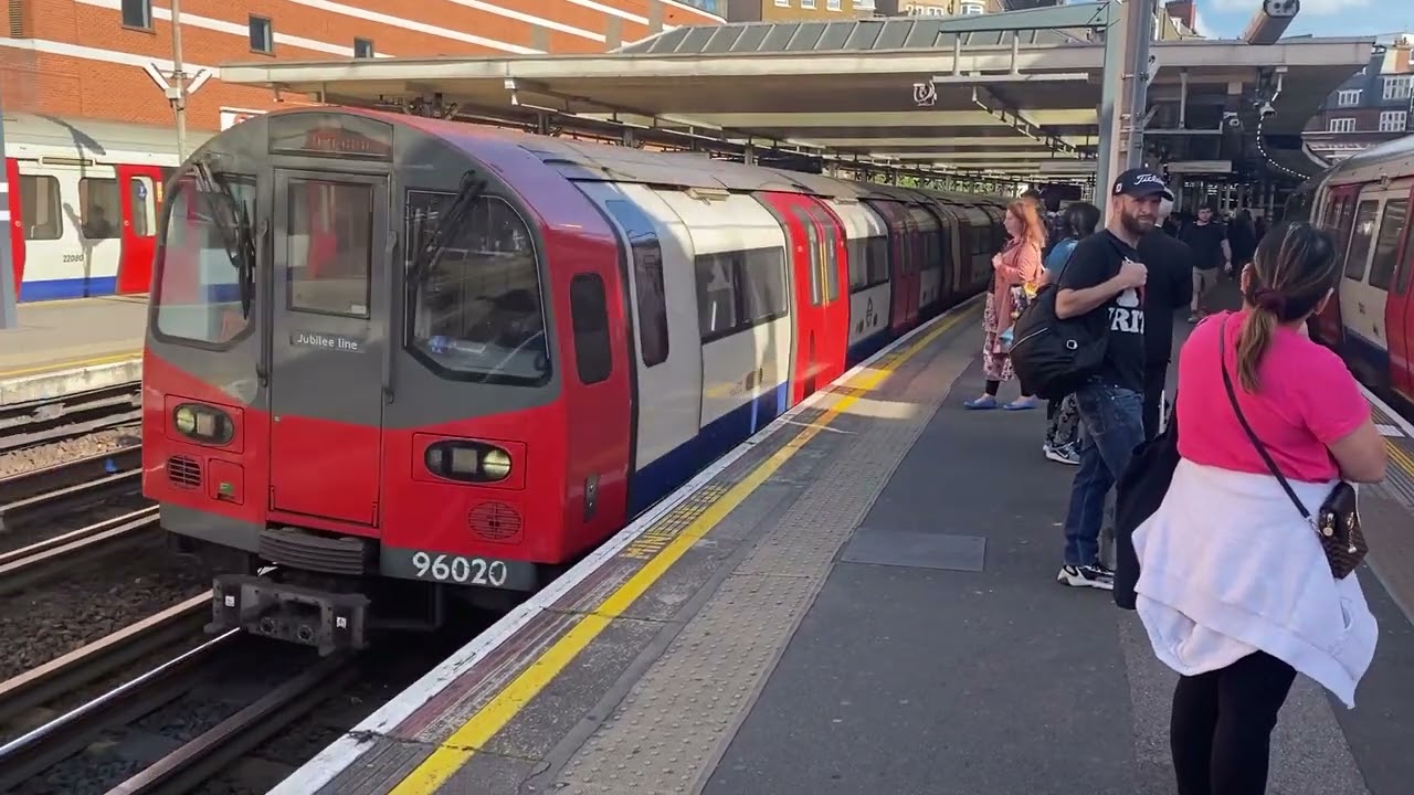 Finchley Road station 2023 ❤️London Underground💙 💜Metropolitan Line 💜and 🤍Jubilee Line🤍
