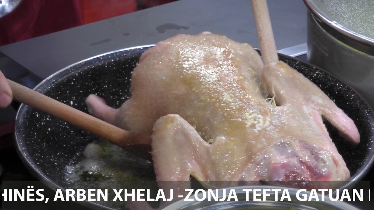Te gatuajme me Zonjen Tefta Pjesa 1 - Rosë me portokall, Qifqi