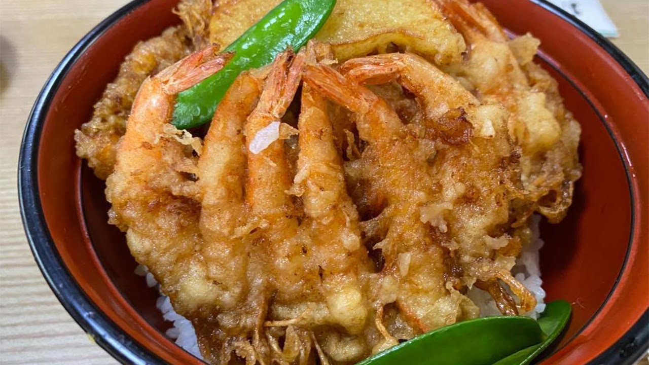 【衝撃の天丼】小ぶりのエビがたくさん！衝撃のおいしさ！値段は時価！三重県津市の昭和レトロ食堂でいただいた天丼に驚いた！