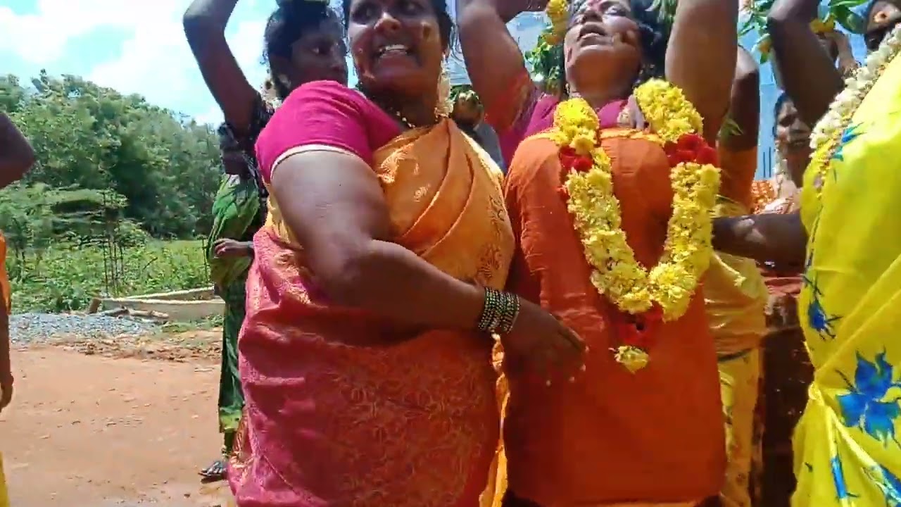 அங்காளம்மன் தாய் வீட்டிலிருந்து சீர் சந்தோசமாக வாங்கி செல்லும் காட்சி