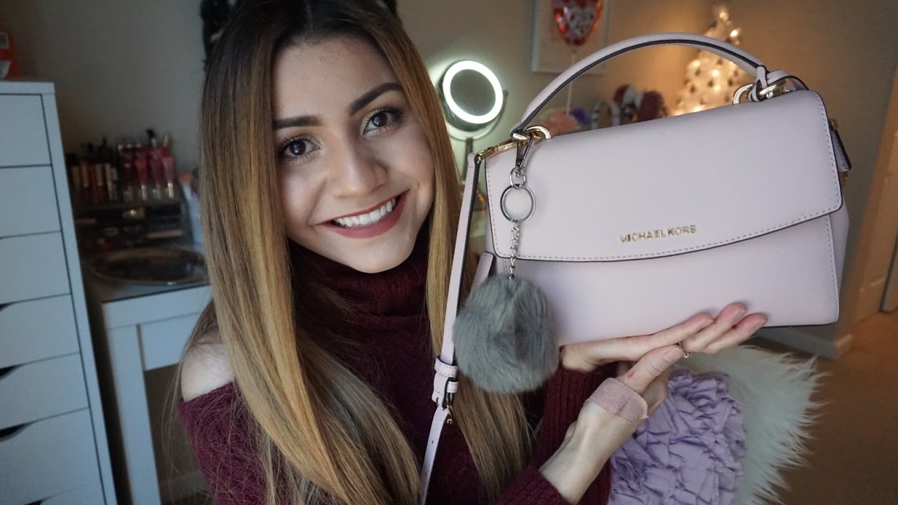 What's in my purse? 2017(My purse got stolen!)
