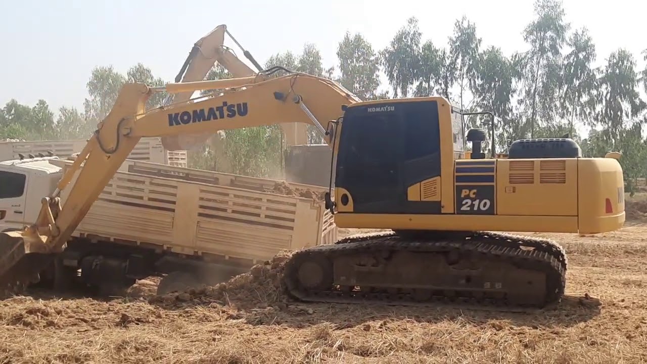 KOMATSU PC210-10MO VS CAT320 GC เปิดบ่อใหม่ VICTOR 500 ตั้งรับ excavator and truck EP.7997