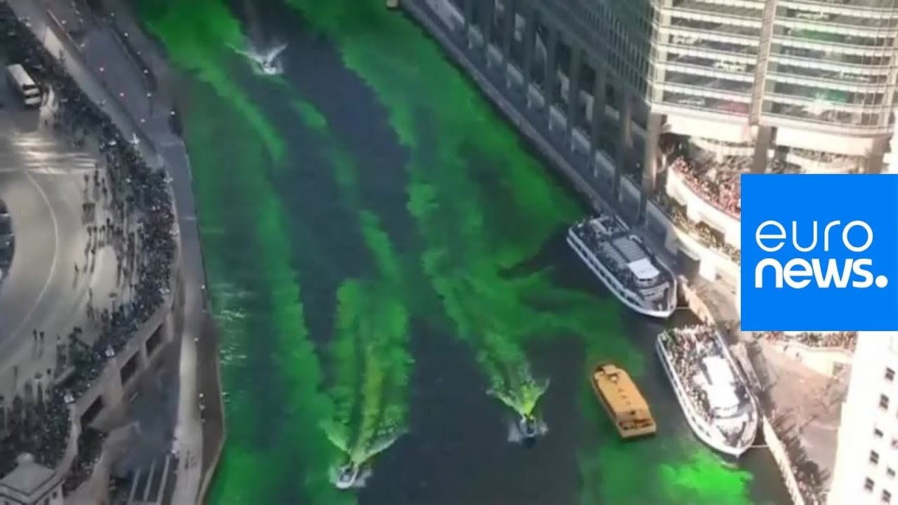 Chicago river turns green for St Patrick's Day