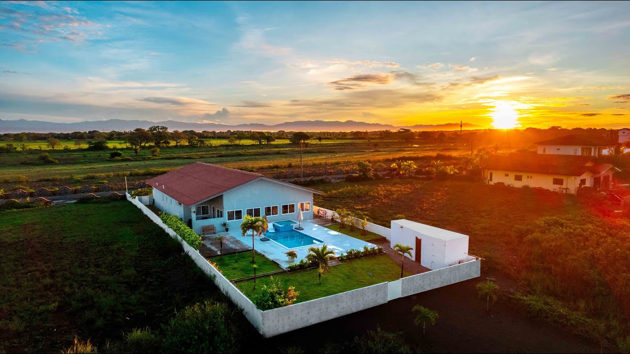 Beachfront Luxury Home Playa La Barqueta Chiriqui Panama SSS2935