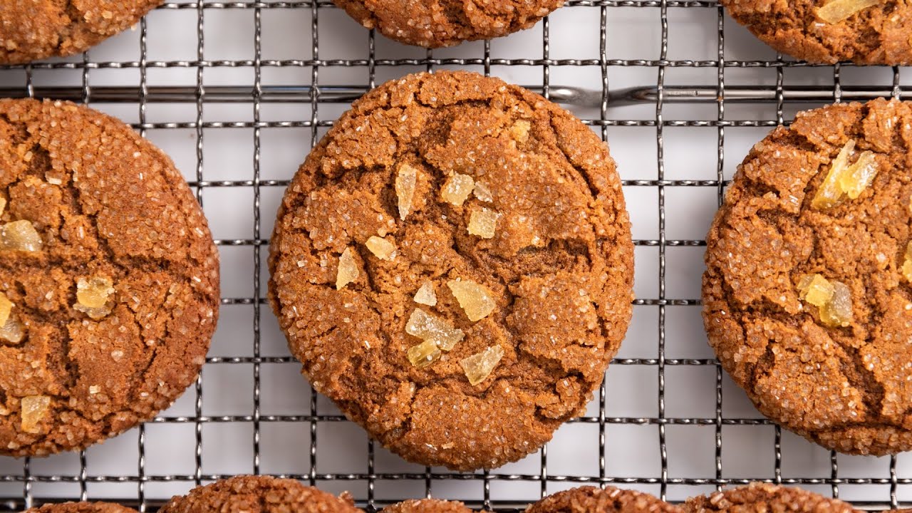 Molasses Crinkle Cookies