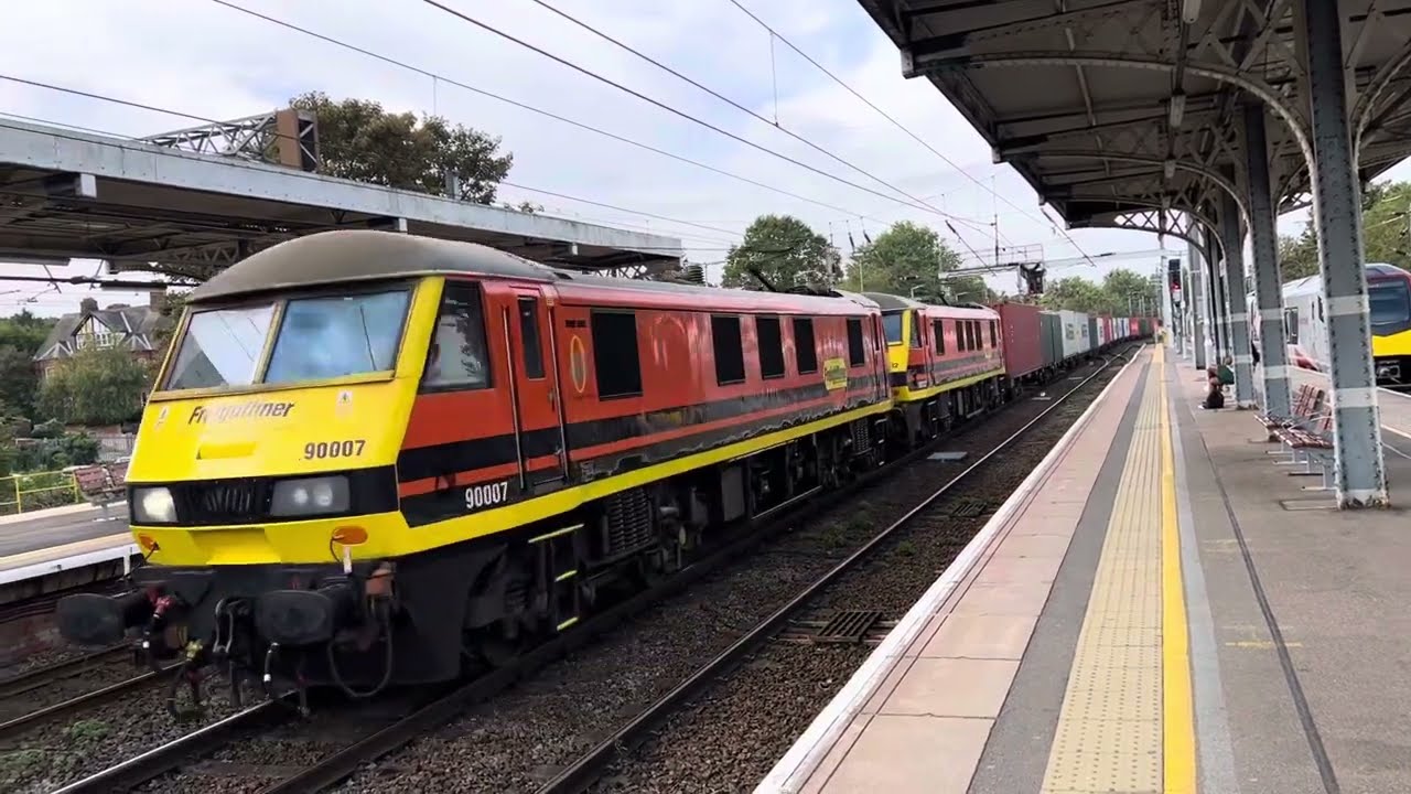 Frieghtliner Class 90s at Ipswich Station.