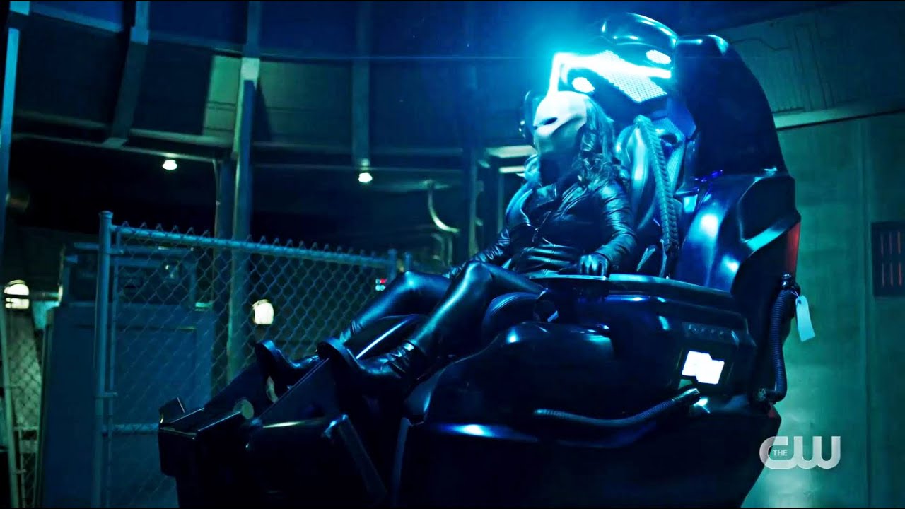 Iris and Cecile vs Psycho Pirate Mask Fight | The Flash | 