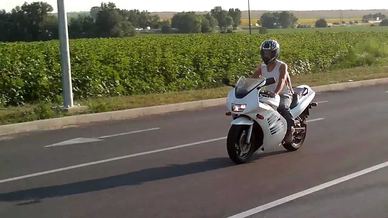 Suzuki RF 400
