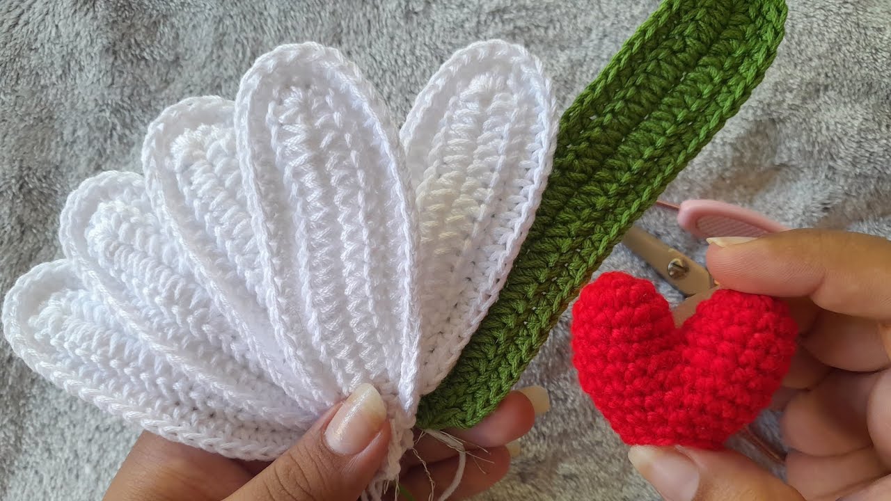 🌷 Tulipan Mágico con corazón sorpresa a crochet |Regalo para San Valentin 💘|Tejipoll