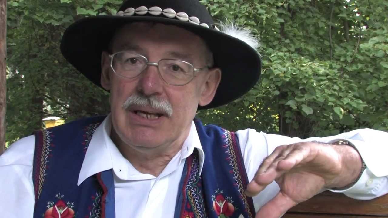 Z cyklu Dawne rzemiosło - pszczelarstwo / Jak powstaje mi&oacute;d