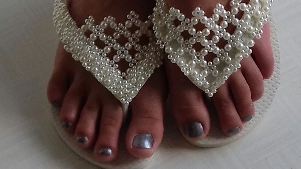 COMO FAZER CHINELO HAVAIANA TRAMA DE PEROLAS-ADRIANA VALÉRIO