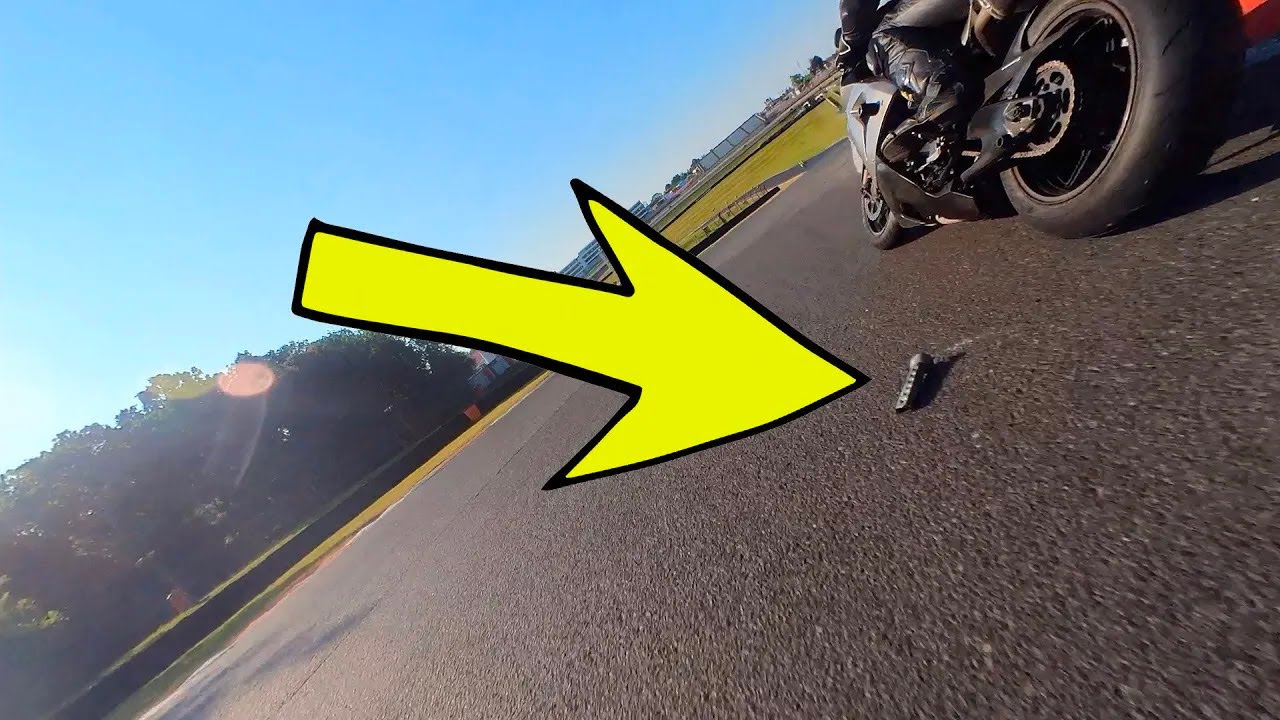 Getting spanked by British Superstock riders - Trackday Brands Hatch