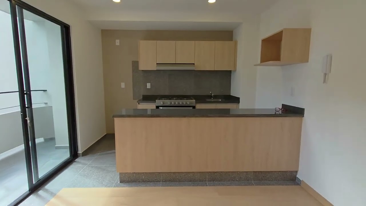 Renta departamento moderno con balcón y amenidades en la Colonia San Rafael