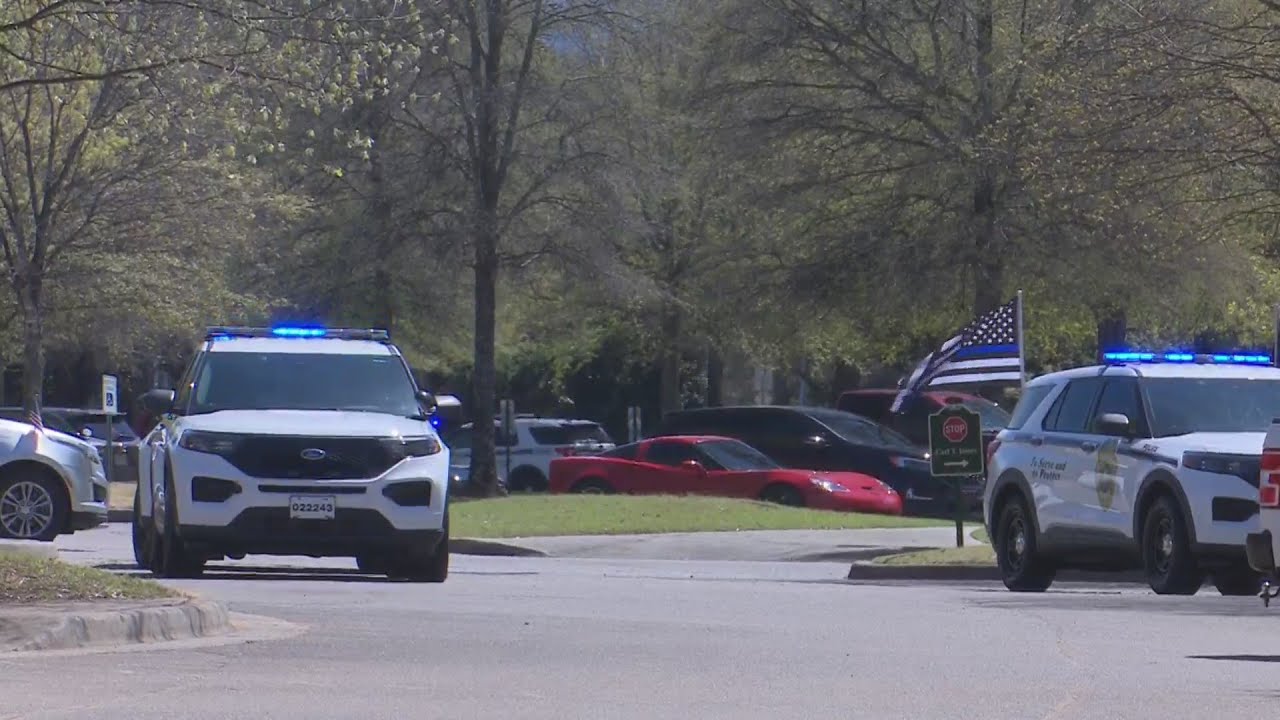 Fallen HPD Officer taken to Mayfair Church of Christ | April 2, 2023 | News 19