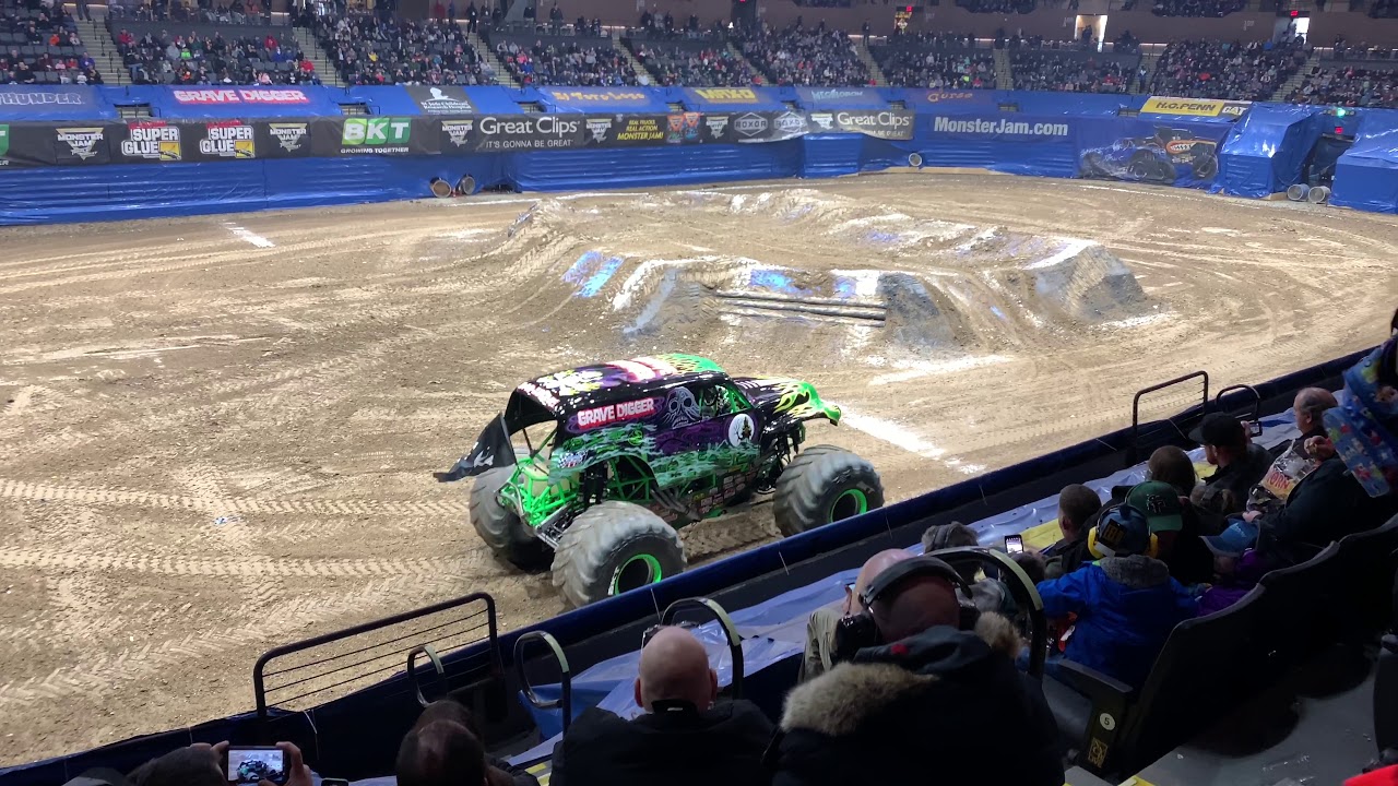 Monster Jam triple threat series