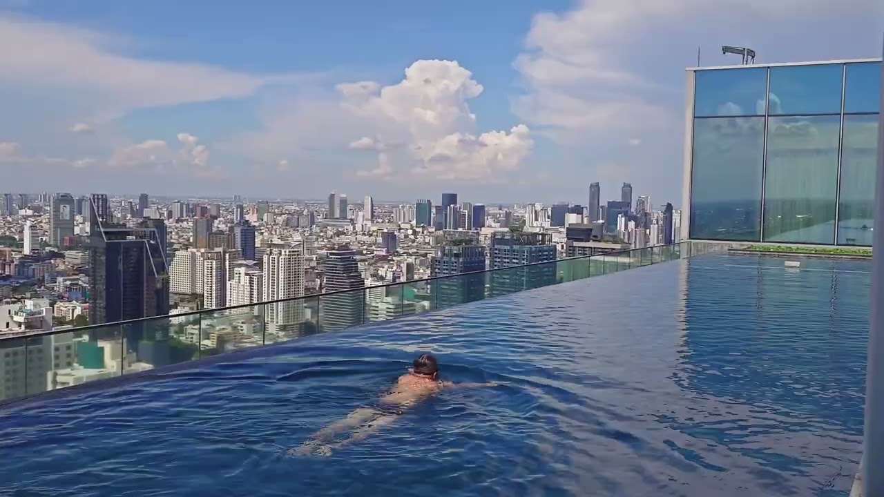Sky pool Swimming, Eastin Grand Phayathai, Bangkok