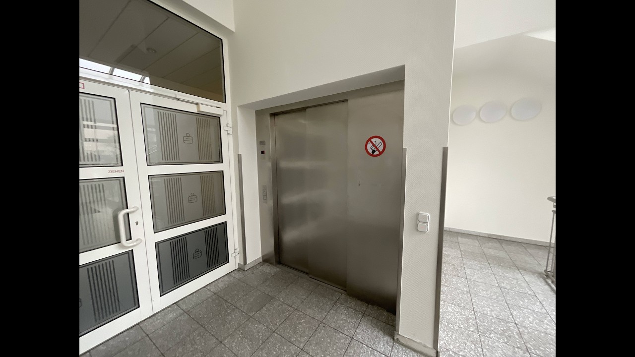 Gelsen Aufzug, Baujahr 1990 in einem Büro- und Ärztehaus in Gelsenkirchen