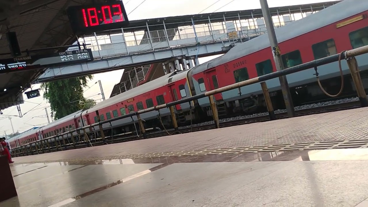 18478 yog nagari rishikesh puri kalinga utkal express arriving & departing from chakradharpur