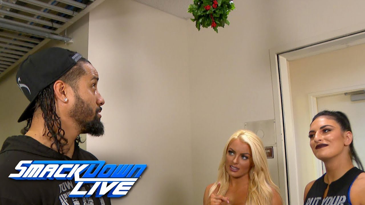 Мэнди Роуз пытается заманить Джимми Усо под омелу: SmackDown LIVE, 25 декабря 2018 г.