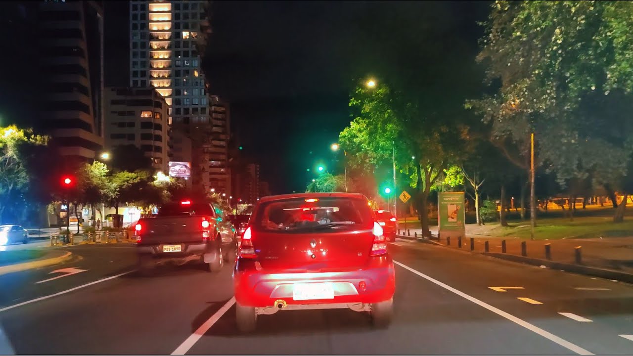 Conduciendo por Quito de noche 4k. Ecuador. 2024