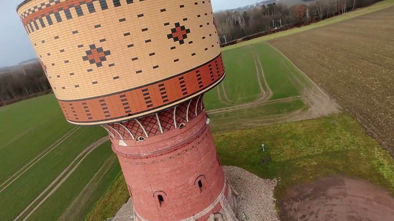 Cinematischer FPV Flug am Wasserturm