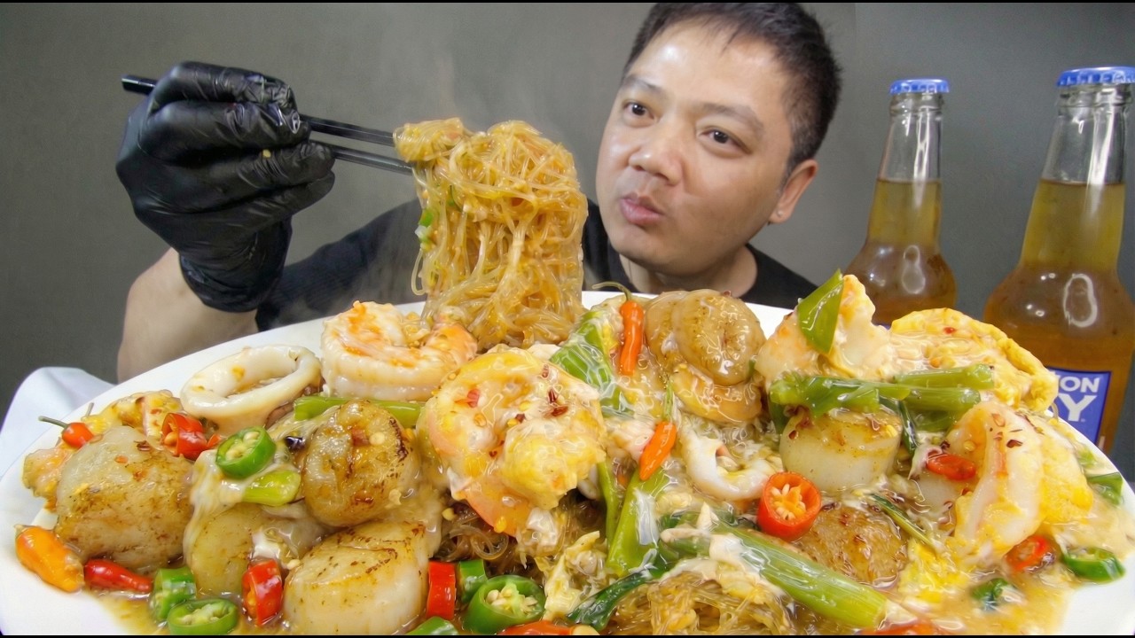 Стеклянная лапша XO с морепродуктами и яичным соусом | Мукбанг с едой и напитками | Йен Ан Уонг