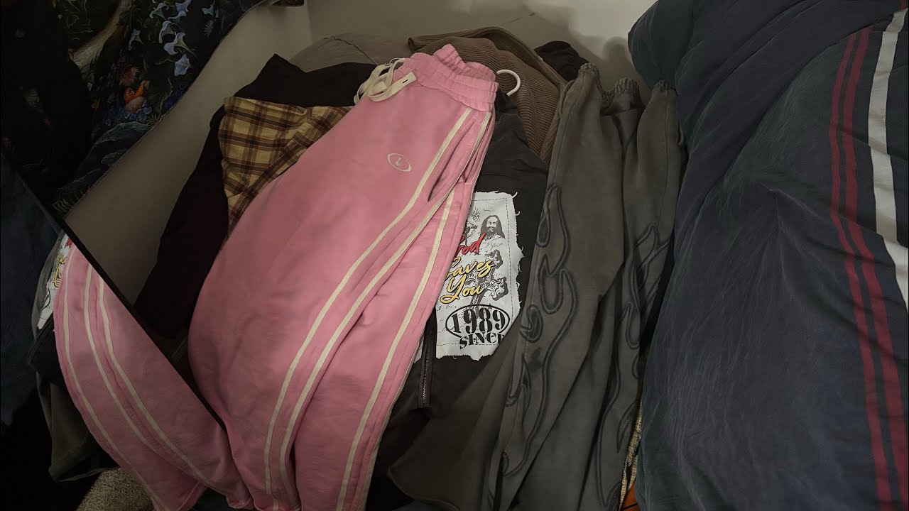 watch this if your bored (CLOTHING HAUL)