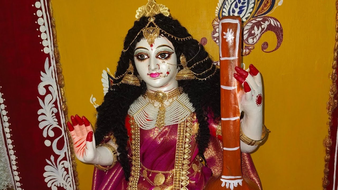 সরস্বতী পুজোর দিন পুরোহিত আমাদের বাড়ি তে এলো তিনবার কেনো়?