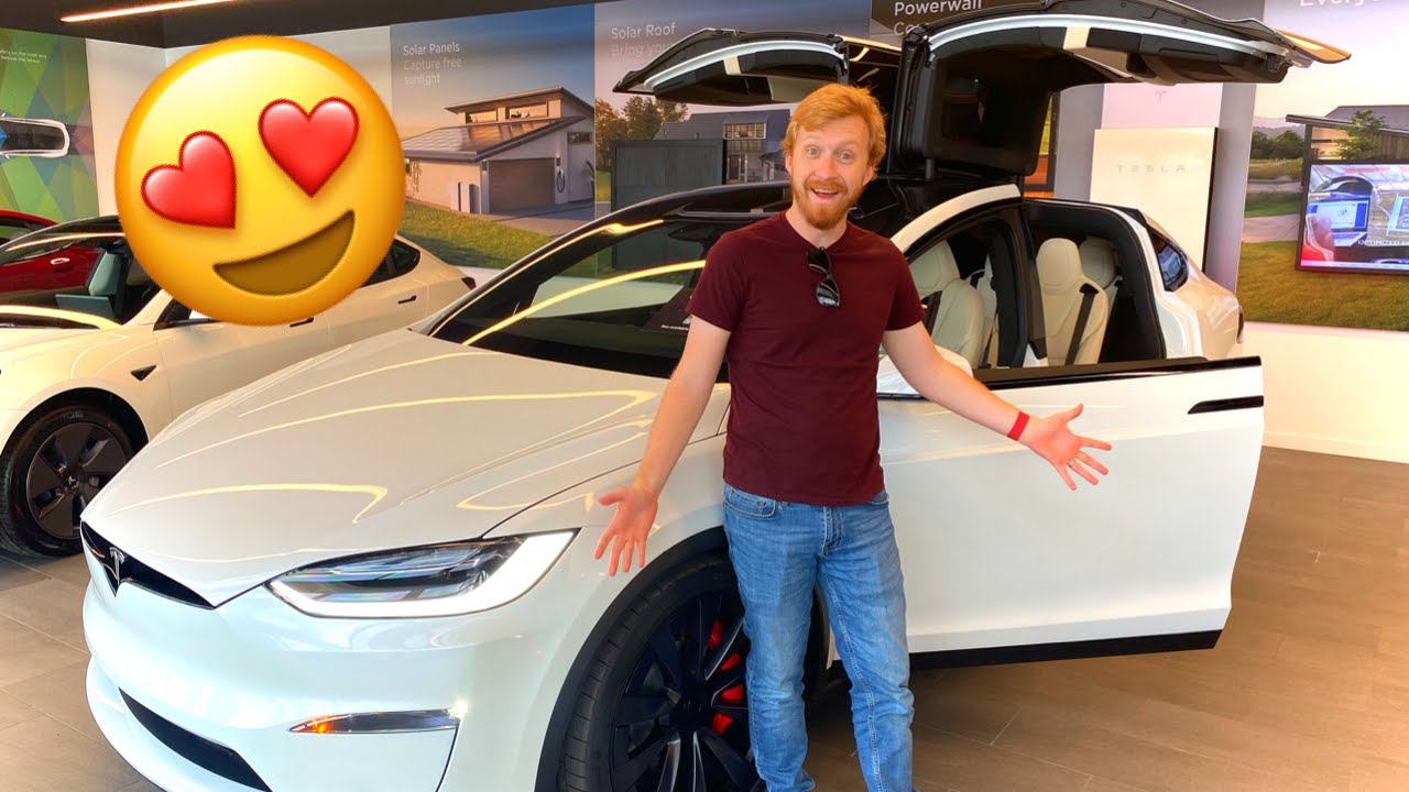 I ❤️ the Model X! Ultra Red, HW4, & Yoke Impressions!