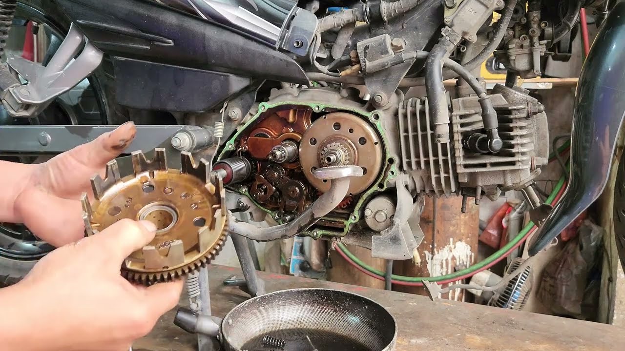 THÁO VÀ LẮP RÁP BỘ CÔN XE JUPITER GRAVITA (YAMAHA)