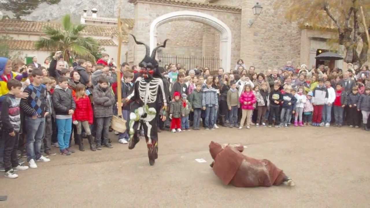 Ball de Sant Antoni i els Dimonis a la Colònia de Sant Pere 2013
