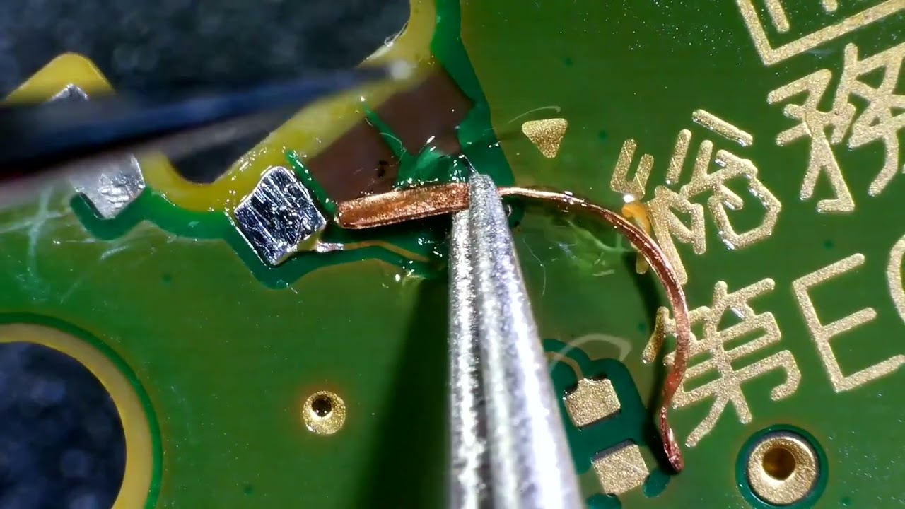 Joy-Con Repair - R Button with 2 Broken Traces - Restore Pads Ripped Off - Microsoldering