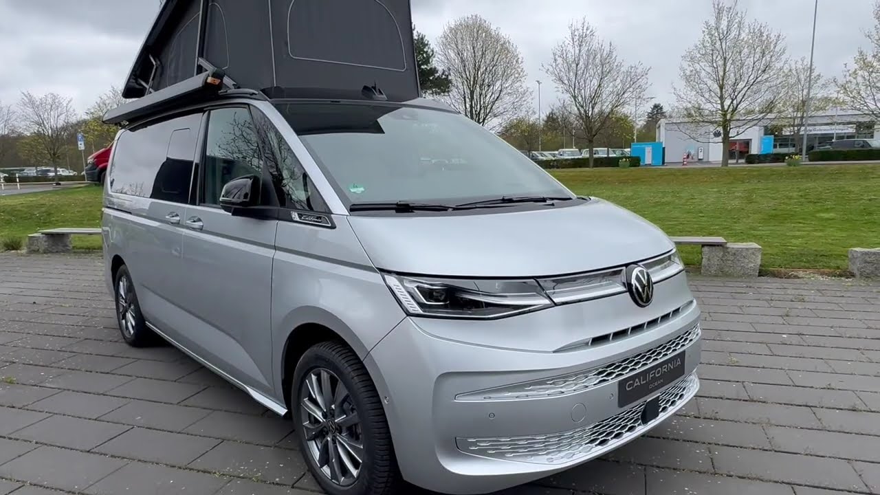 Volkswagen Werk Limmer Californiafertigung in Hannover Germany  dort wird der Campertraum gebaut 