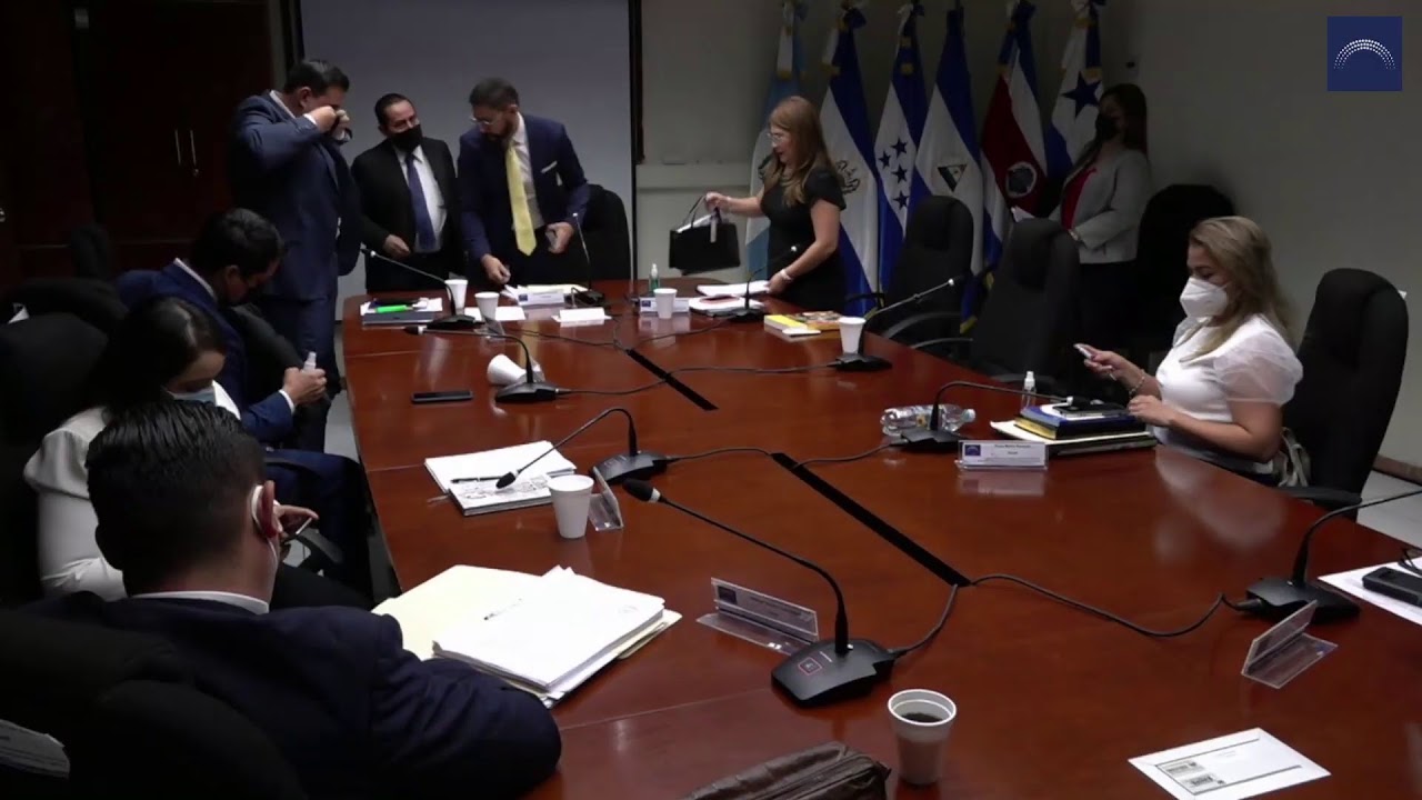 #EnVivo | La Comisión Especial que investiga los sobresueldos entregados de 1989 a 2019.