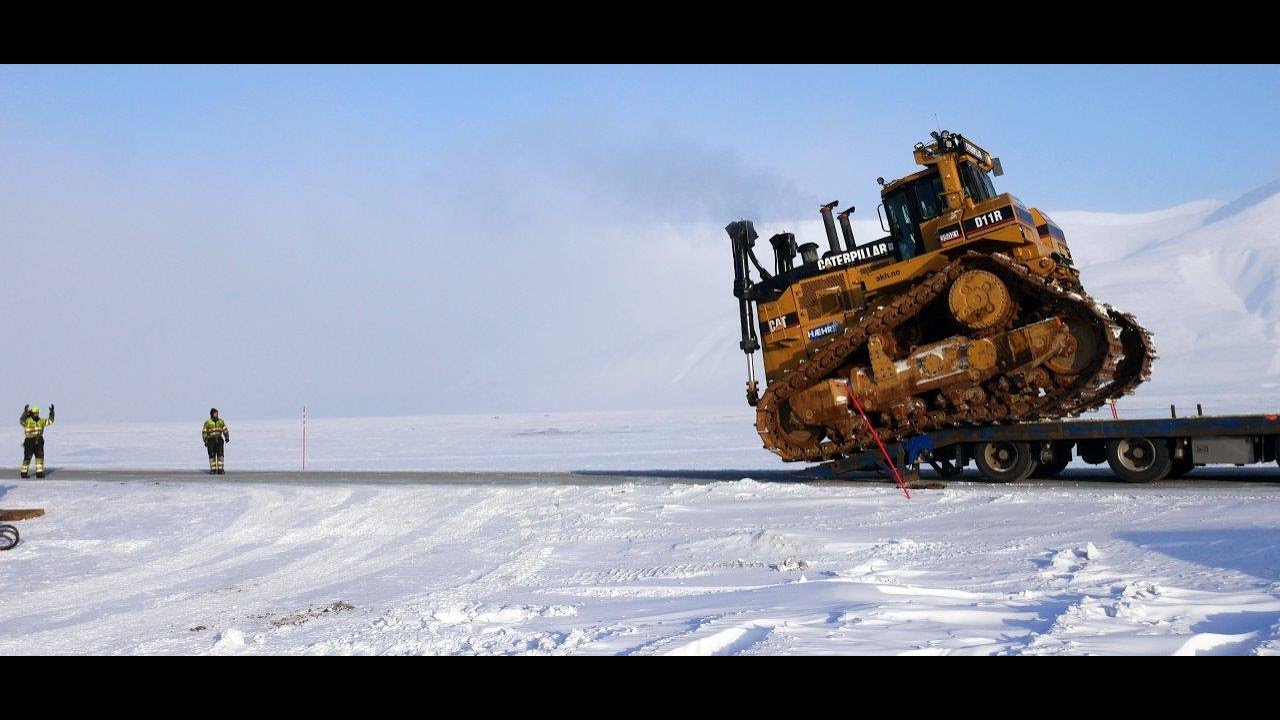 CAT D11 Longyearbyen-Svea