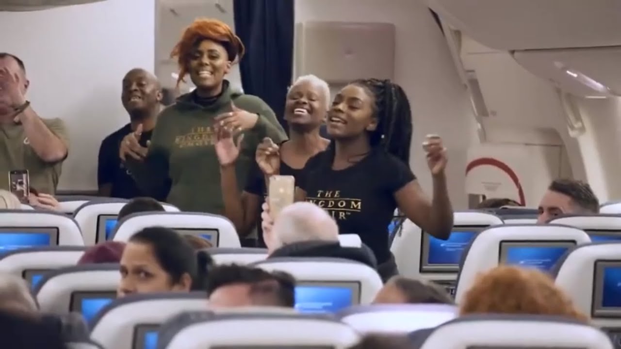 Flash Mob - Kingdom Choir sing "Stand by Me" on a plane 🎵💃🏽