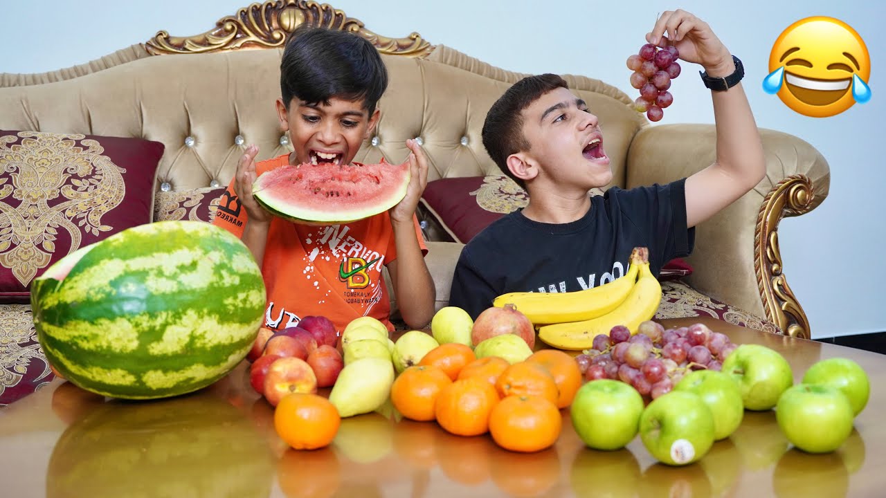 ‏مودي ورسول أكلوا الفواكه 😂 
