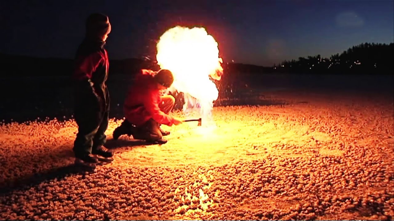 Isen brenner! // The ice is on fire (english subtitles)