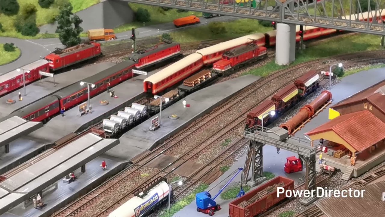 Märklin Spur Z ÖBB1020 Orginal und 1zu220 #trainspotting #train 