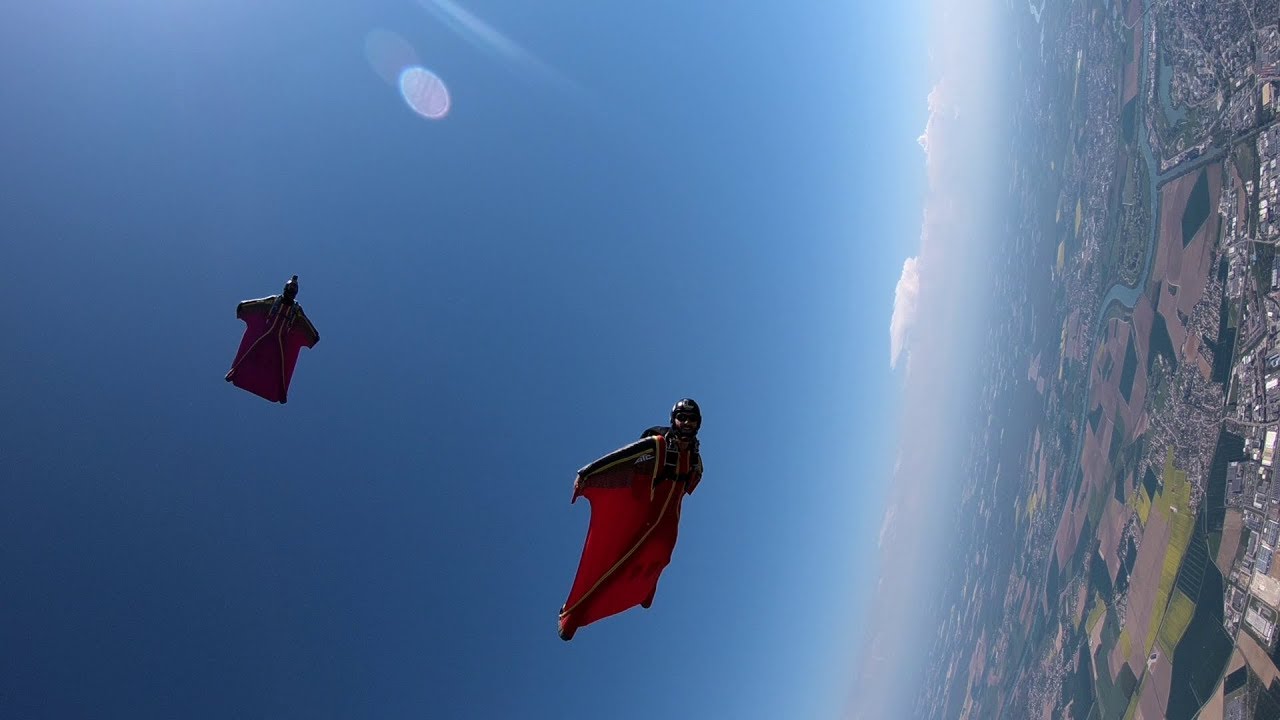 Jump 519 - Wingsuits banking turns EXT