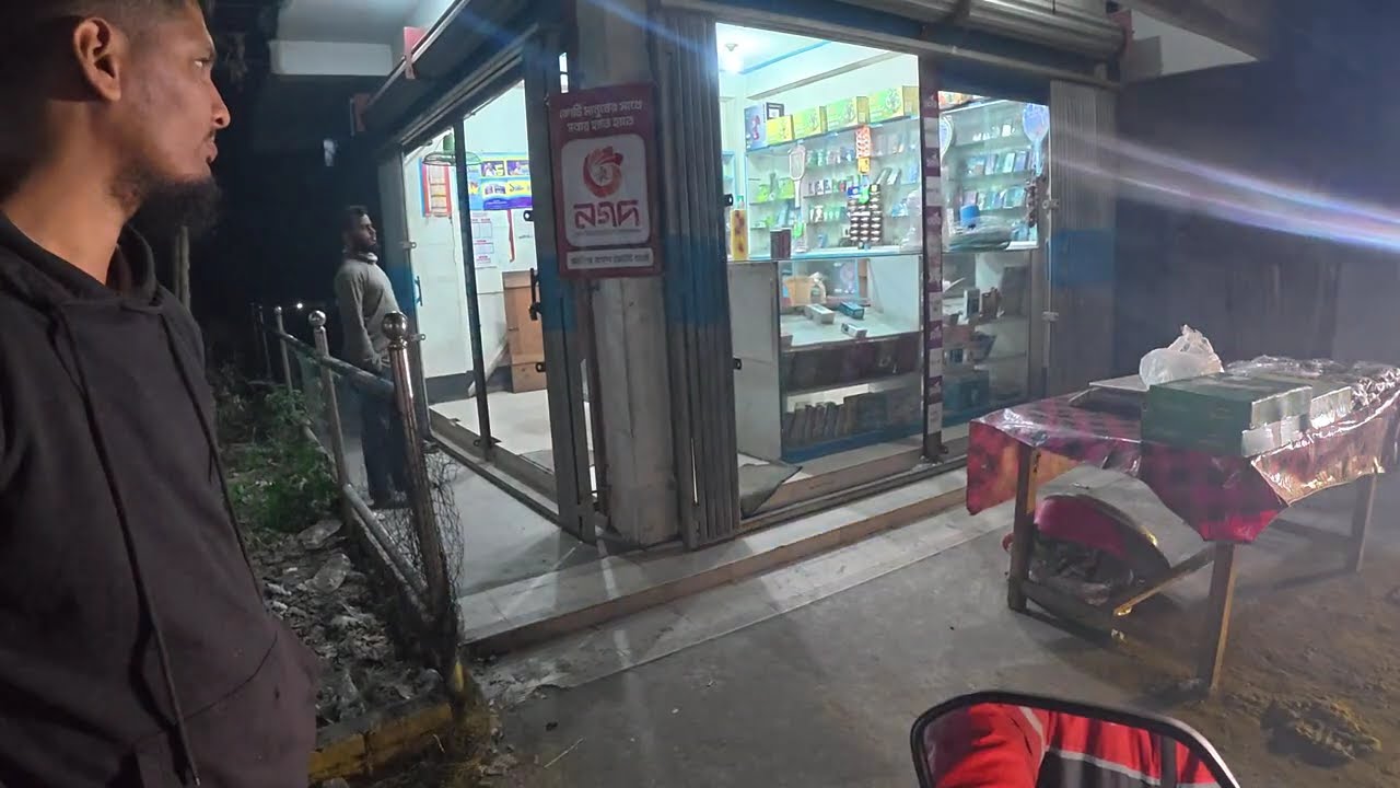 বাটপার হলে কি এমন হয় নাকি? এই ছেলে টা থেকে আমি ৩টা ৬৪ জিবি করে মেমরি কিঞ্ছিলাম,