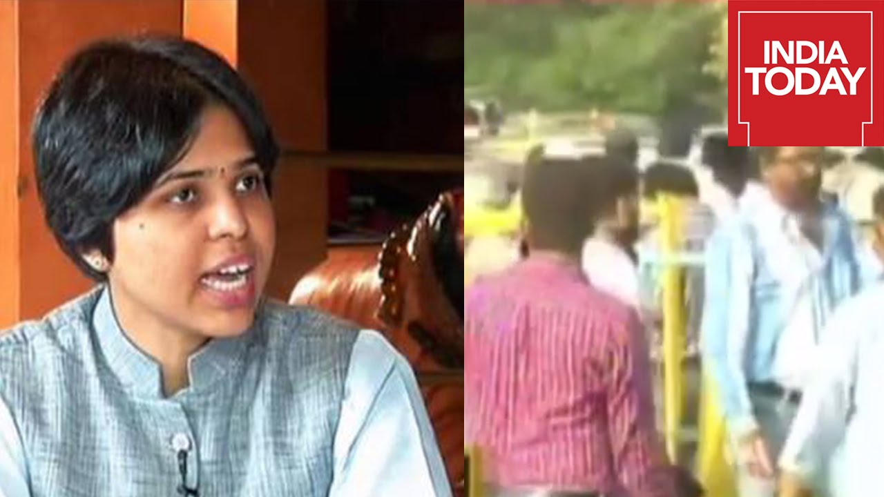 Amid Protests, Trupti Desai Set To Enter Haji Ali Dargah