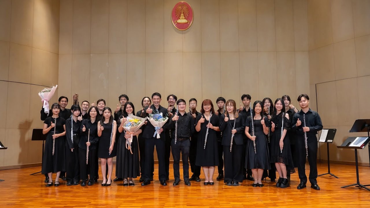 Flute of The Bumblebee Rimsky KorsakovArranged by C Peter Lynch. 